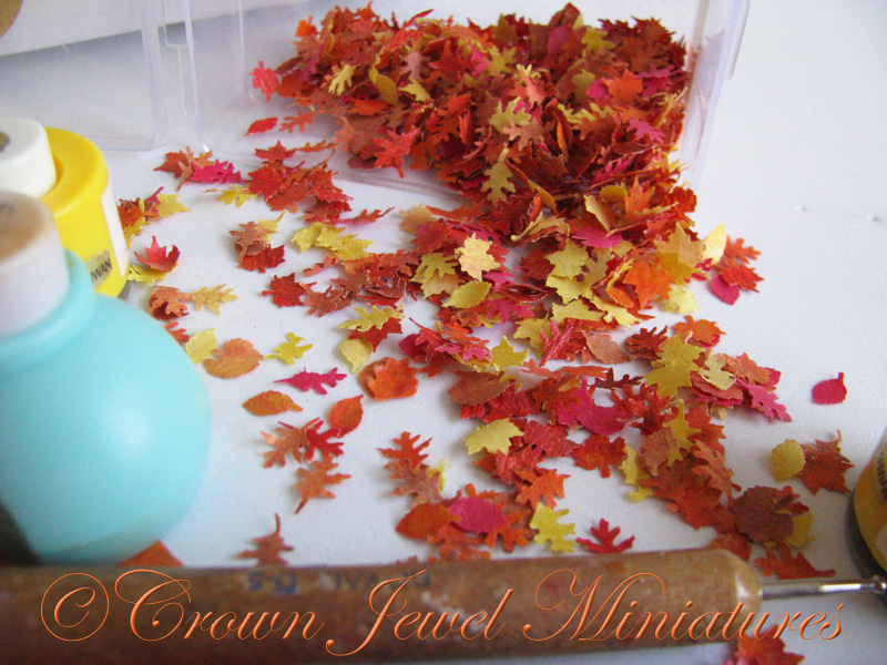 Dollhouse Miniature 1:12 Small Basket of Autumn or Fall Leaves